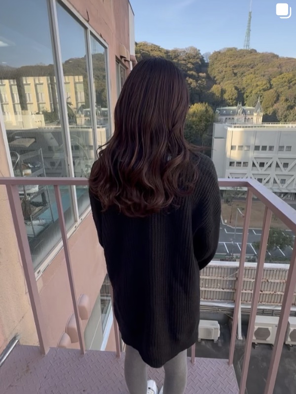ピンクブラウン ゆる巻きロング